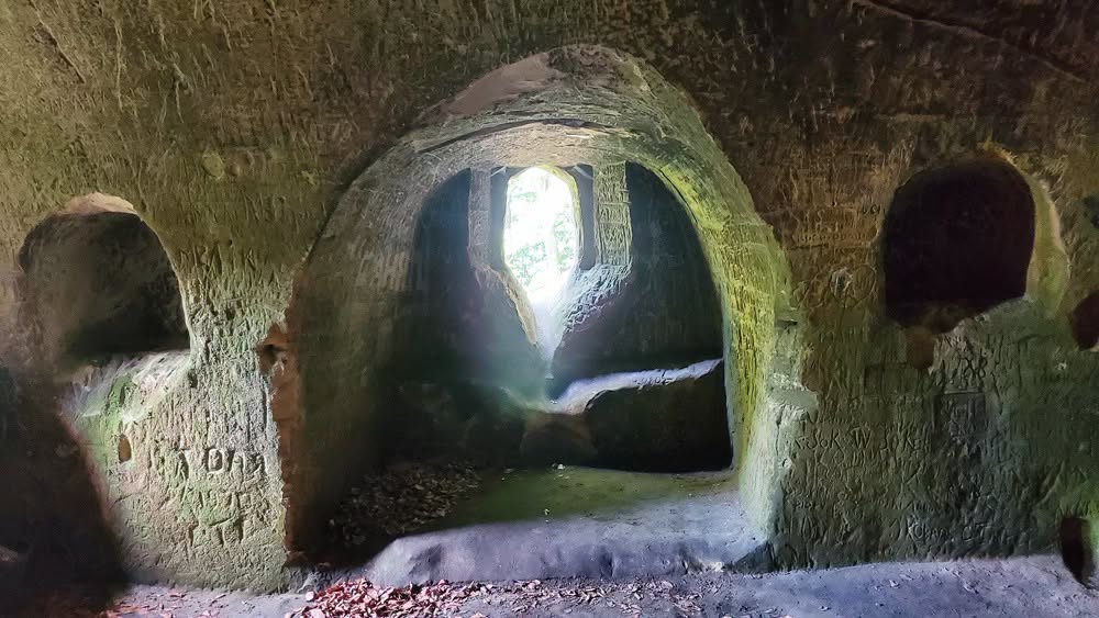 Скельні локації Львівщини, які варто відвідати туристам - 8