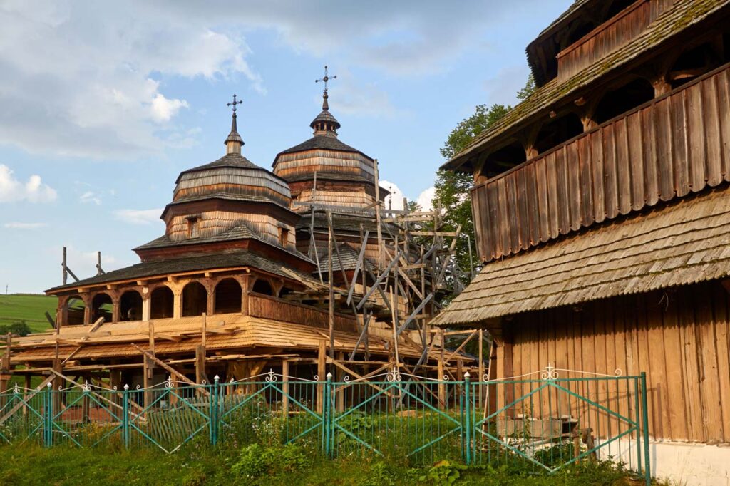 Костели, скелі та церква: куди поїхати на Львівщині на вихідних - 4