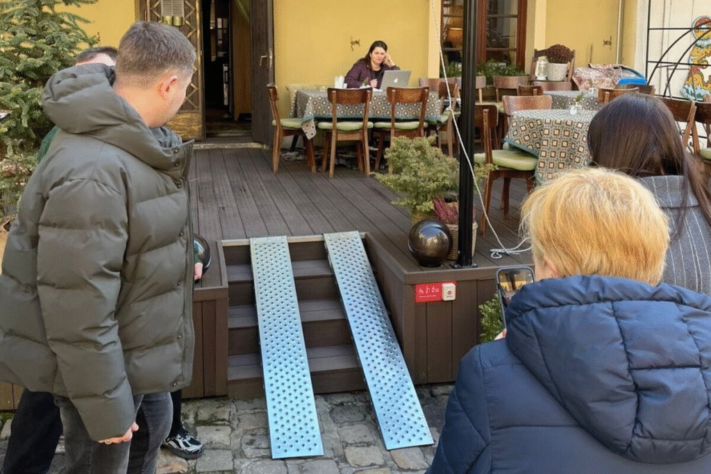 Яким має бути доступний заклад і куди скаржитися на порушення: як це працює у Львові - 5