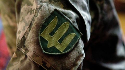 н