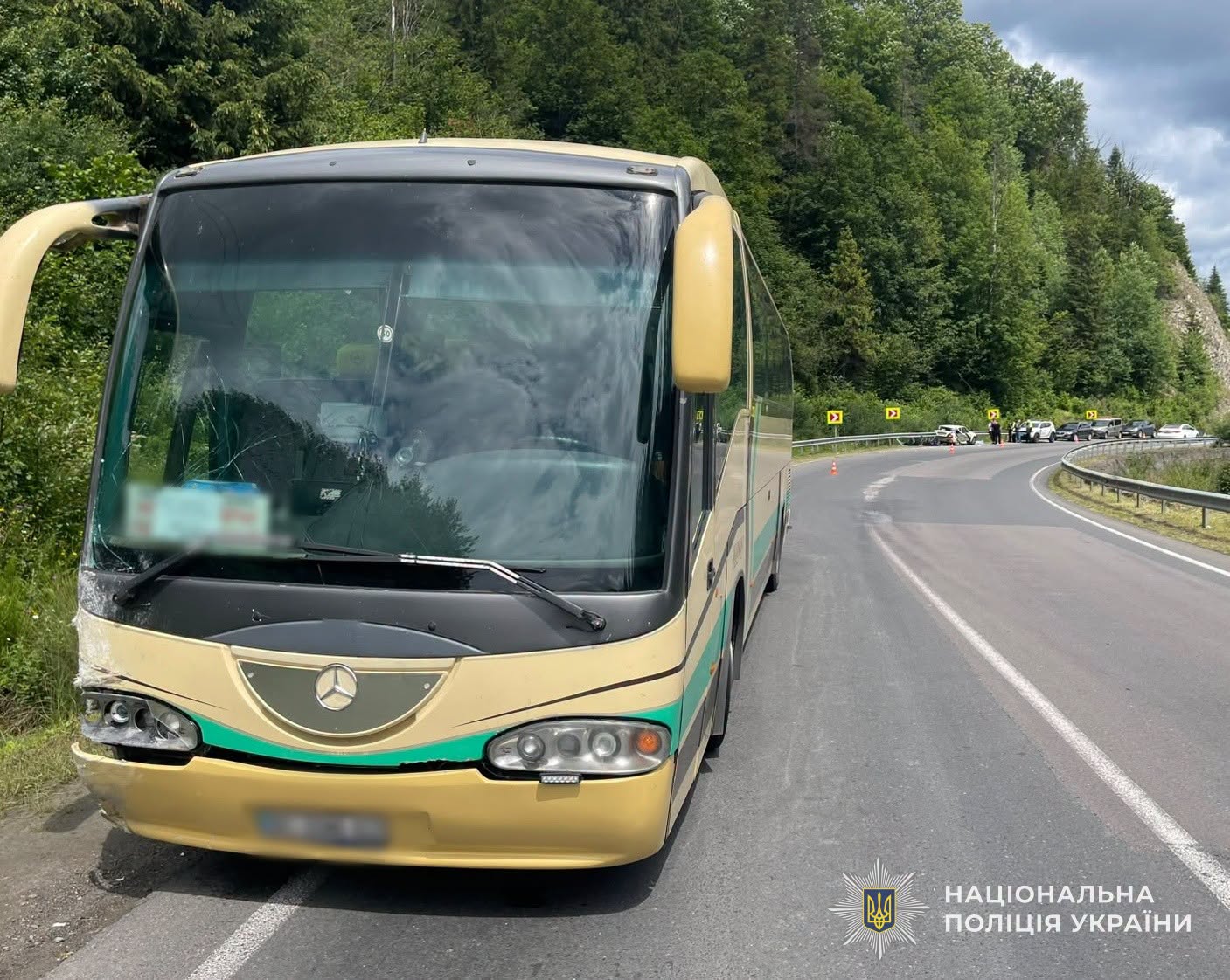 На Стрийщині легковик зіткнувся з пасажирським автобусом: є загиблий - 2