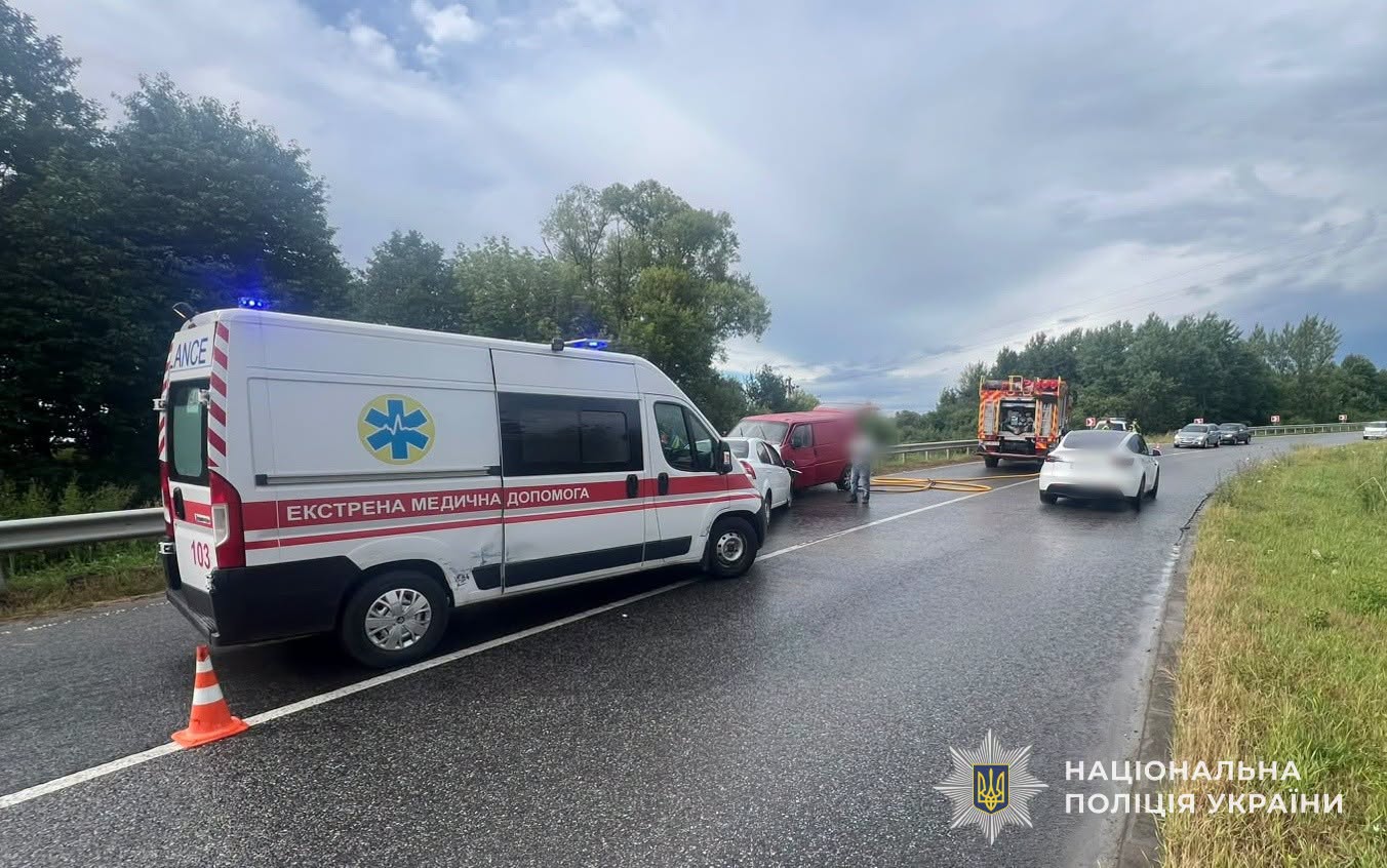 У ДТП на Стрийщині загинула жінка, ще троє травмовані - 1