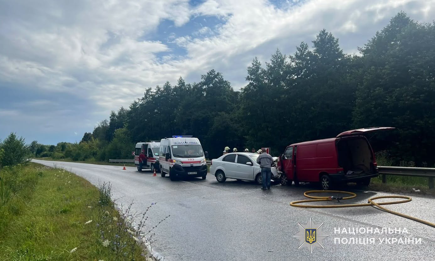 У ДТП на Стрийщині загинула жінка, ще троє травмовані - 3