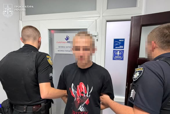 У Львові затримали псевдопрокурора, який видурив у пенсіонерки гроші - 1