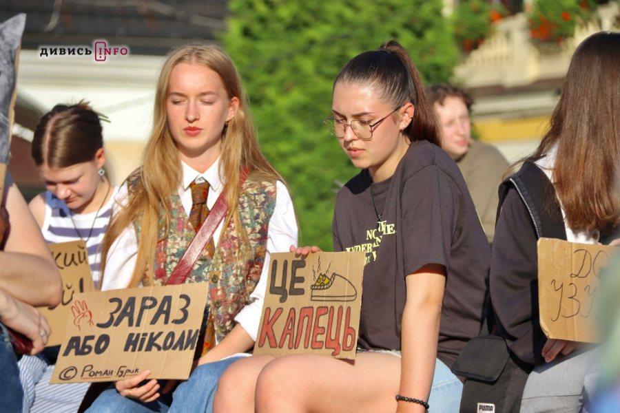 У Львові провели підсумкову акцію протесту проти відставки Федорова: що буде далі - 13