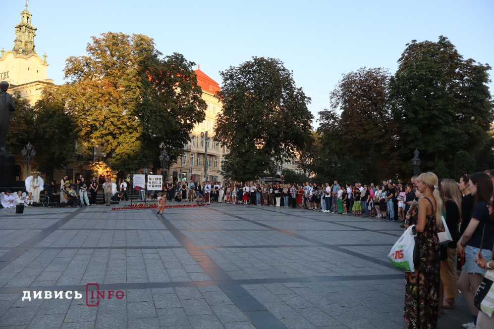 У Львові вшанували пам'ять загиблих внаслідок теракту в Оленівці (фото) - 13