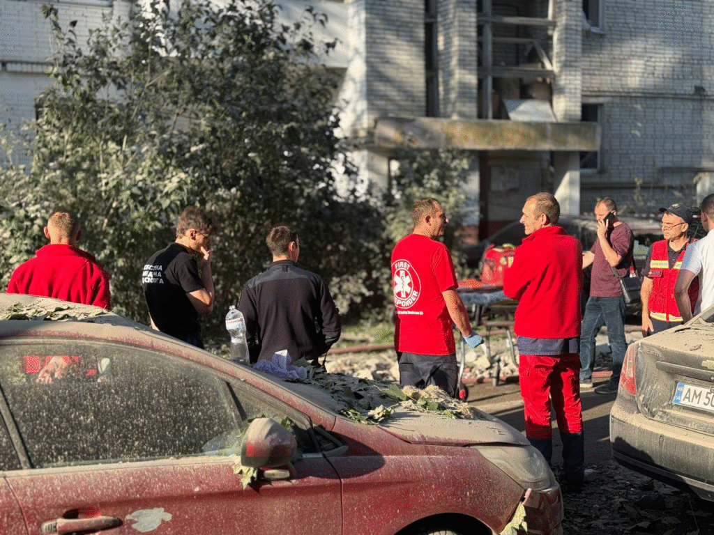 Унаслідок вибухів у Львові пошкоджені житлові будинки та є постраждалі - 1