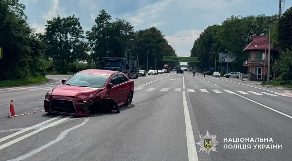 Поблизу Львова зіткнулися два авто: травмований водій - 2