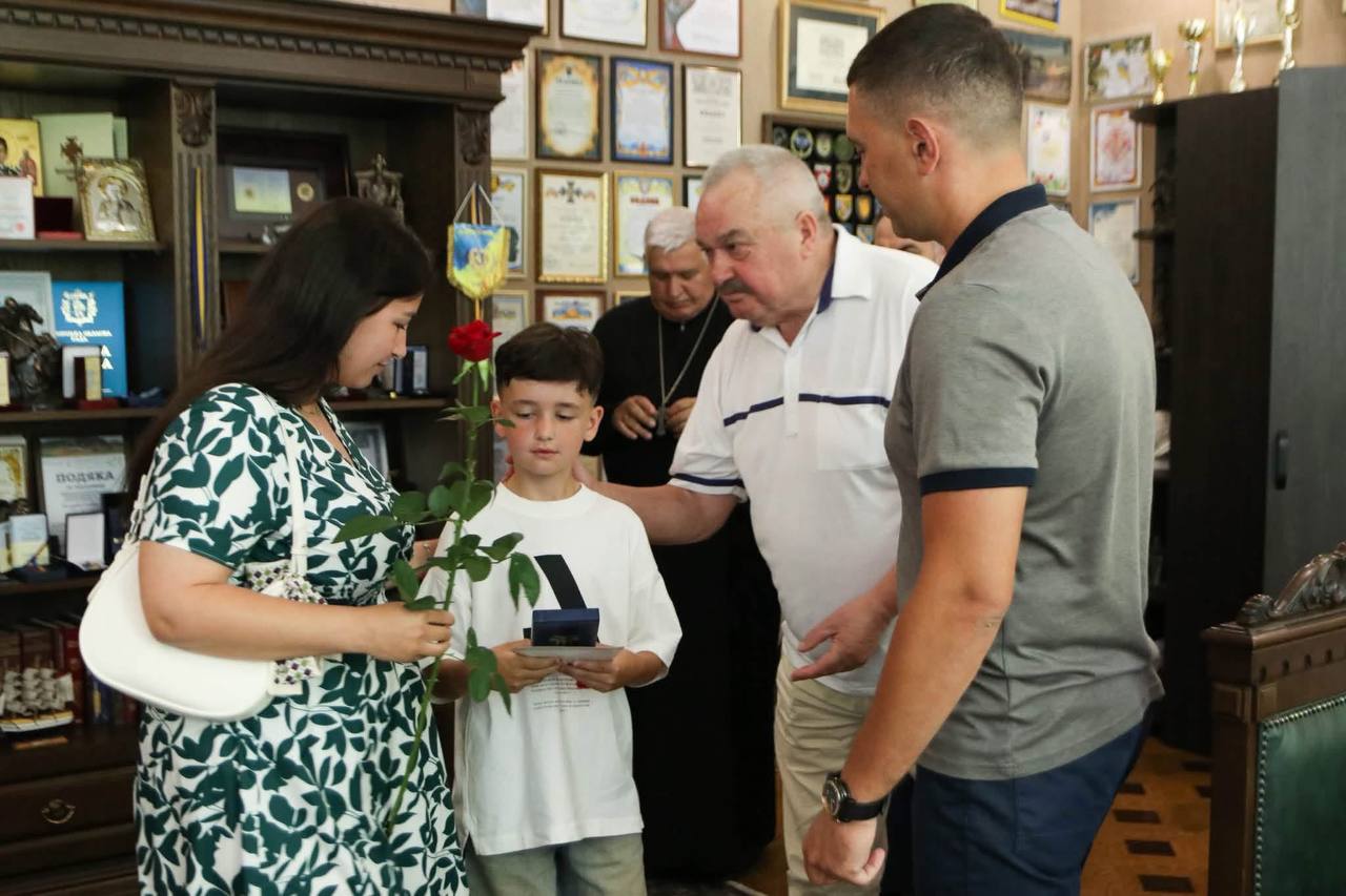 На Львівщині посмертно нагородили шістьох захисників - 8