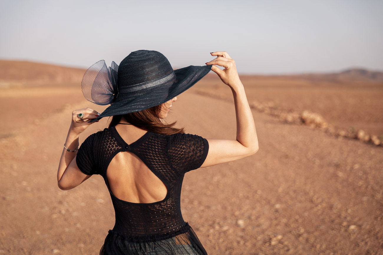 Half-profile,Portrait,Of,A,Girl,In,A,Hat.