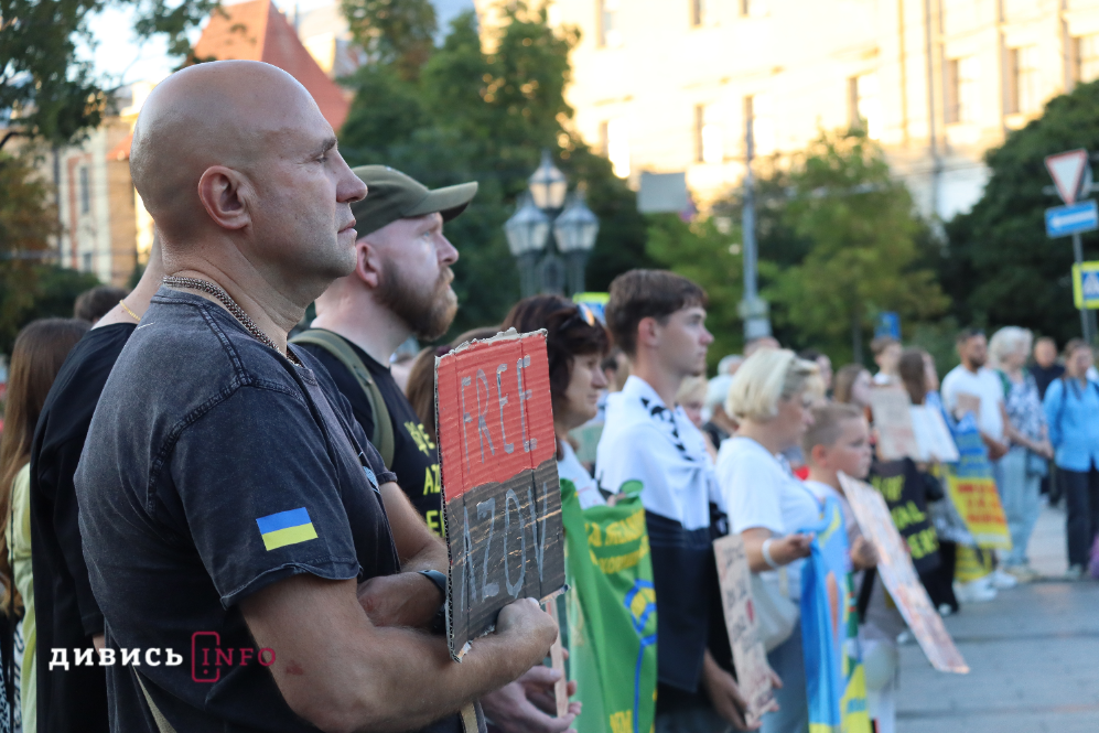 У Львові вшанували пам'ять загиблих внаслідок теракту в Оленівці (фото) - 11