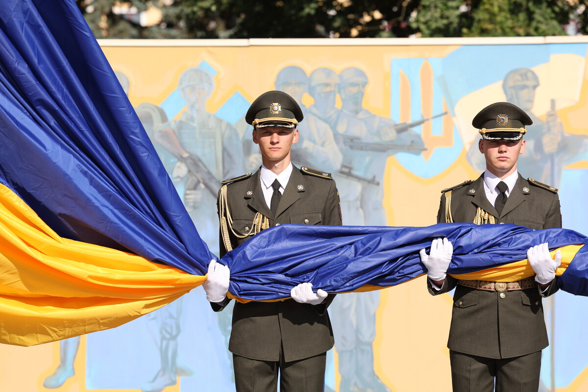 У Львові до Дня Державного Прапора урочисто підняли синьо-жовтий стяг - 2