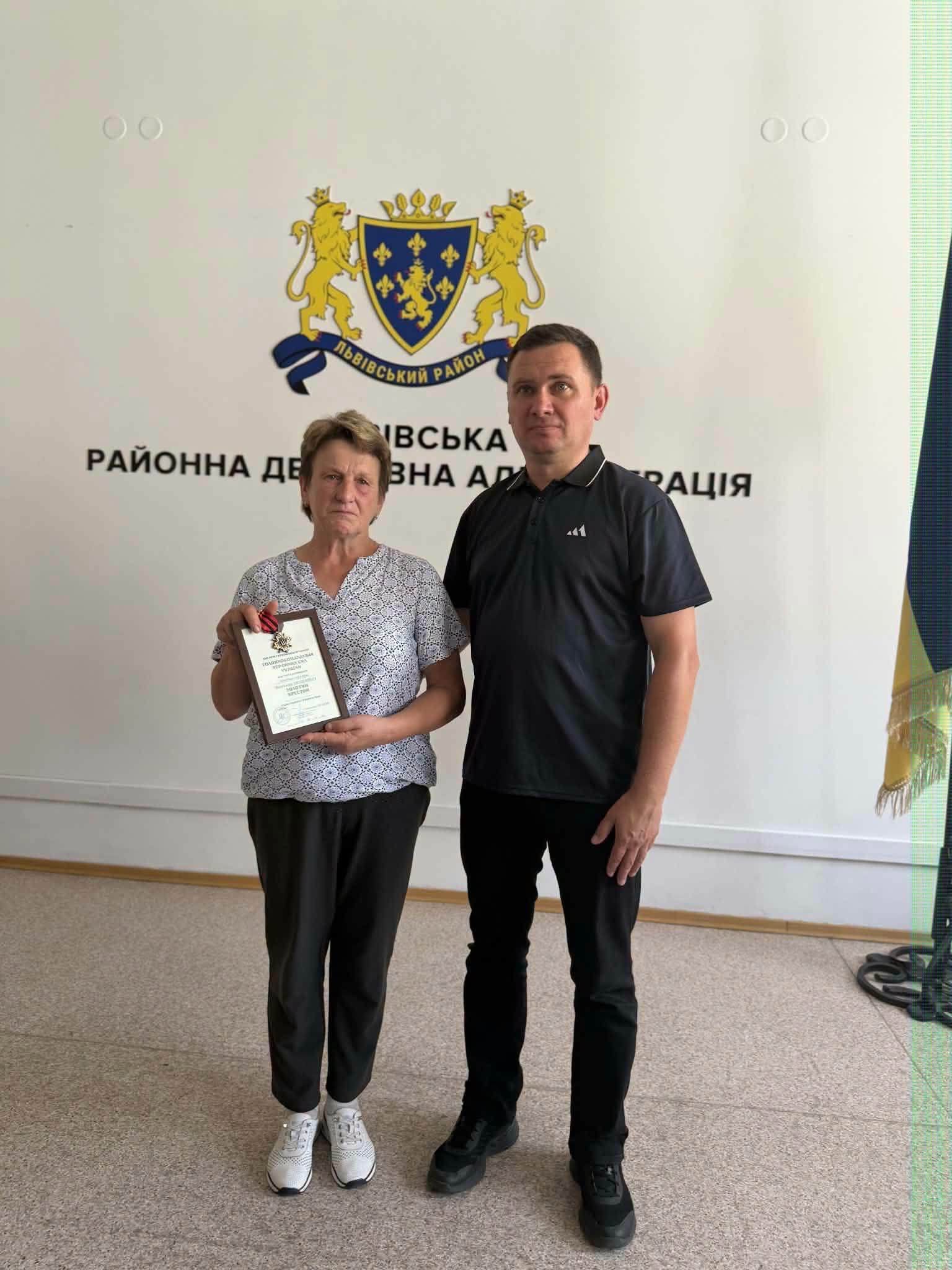Захисникам та родинам зниклих воїнів Львівщини вручили державні нагороди - 8