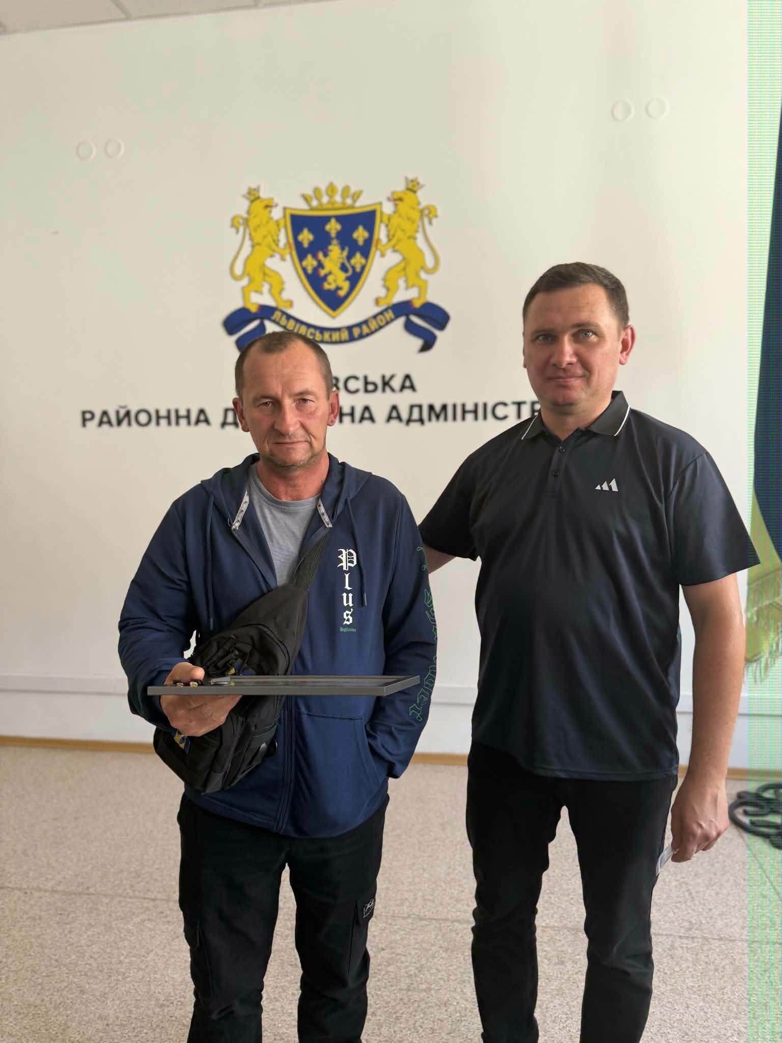 Захисникам та родинам зниклих воїнів Львівщини вручили державні нагороди - 9