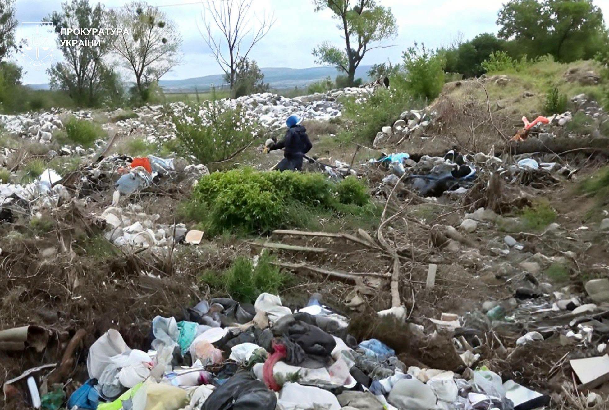 На Львівщині виявили несанкціоноване сміттєзвалище площею понад гектар - 2