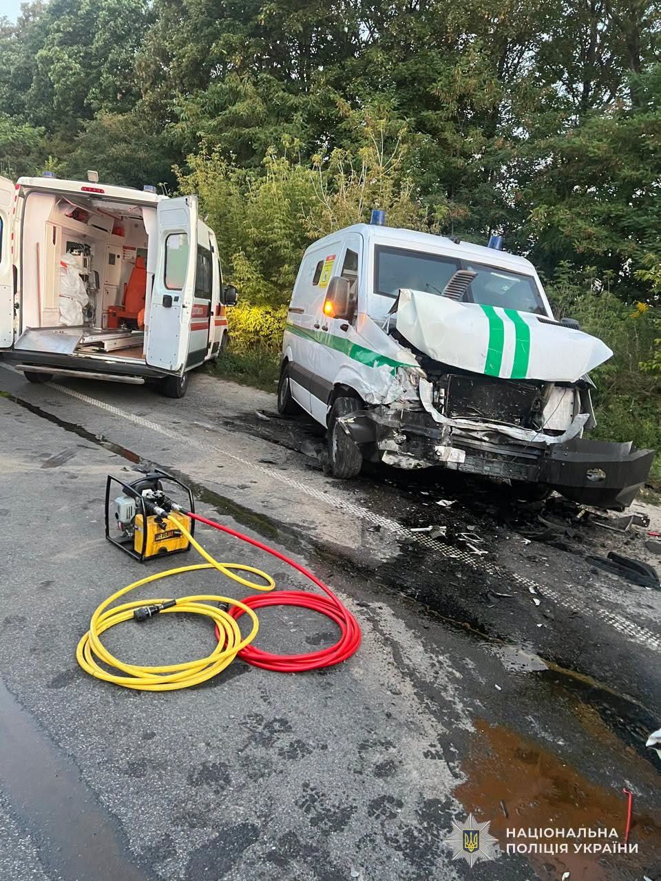 На Львівщині у ДТП травмувалися семеро людей, серед них двоє дітей - 5
