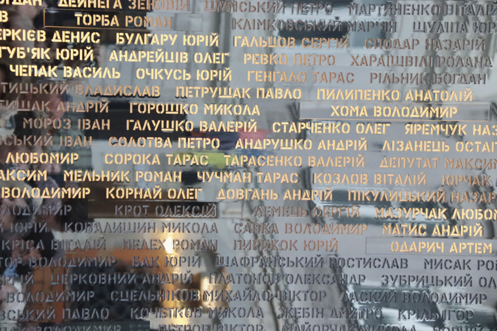 У Львові відкрили «Колони пам’яті» на честь полеглих військових (фото) - 4