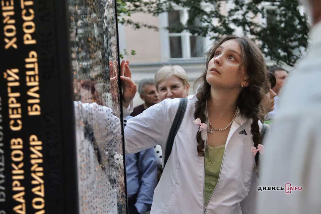 У Львові відкрили «Колони пам’яті» на честь полеглих військових (фото) - 5