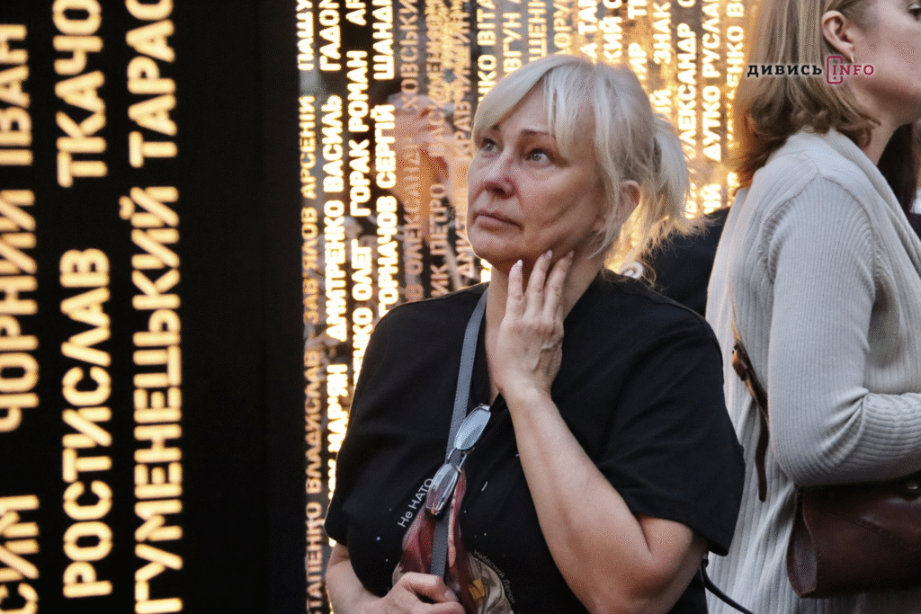 У Львові відкрили «Колони пам’яті» на честь полеглих військових (фото) - 2