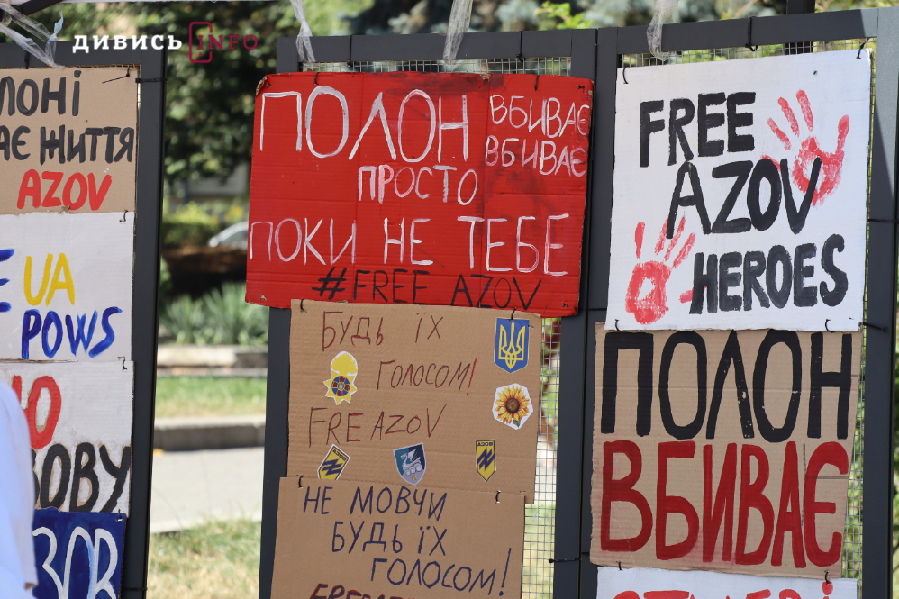 У Львові вчетверте відбувся книгообмін «Книжкова площа»: як це було (фоторепортаж) - 12