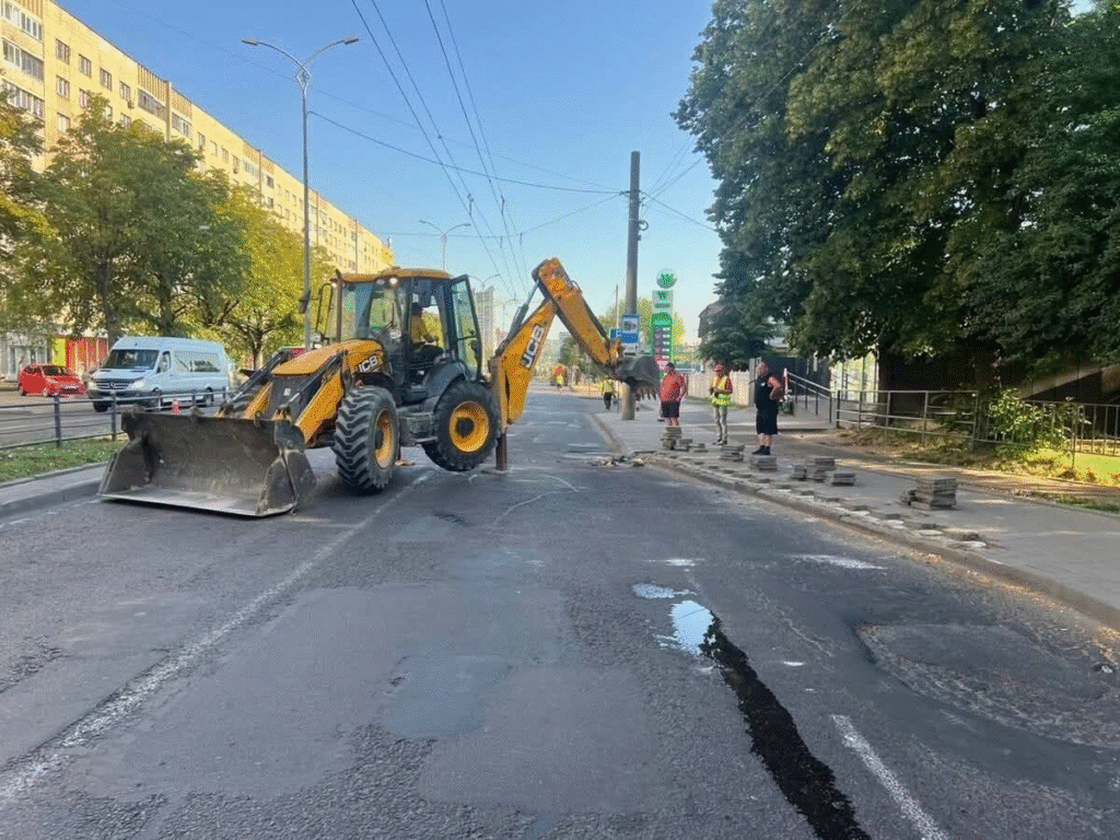 «Кишені», недоступні зупинки та спека в салонах: що не так із громадським транспортом Львова - 3