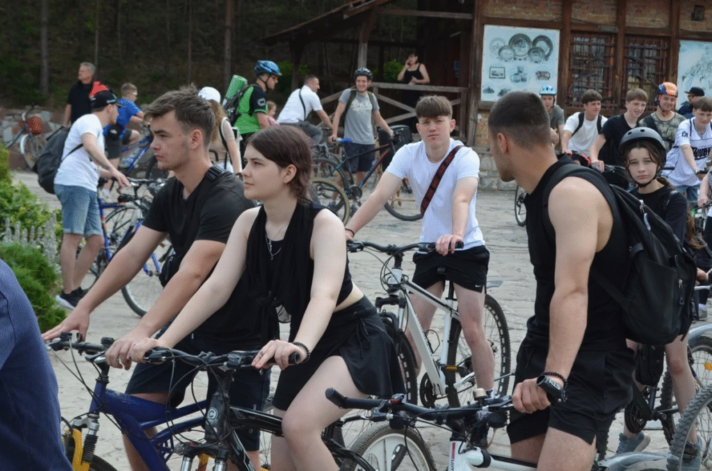 Замки, Карпати та Розточчя: які веломаршрути є на Львівщині та як створюють нові - 1