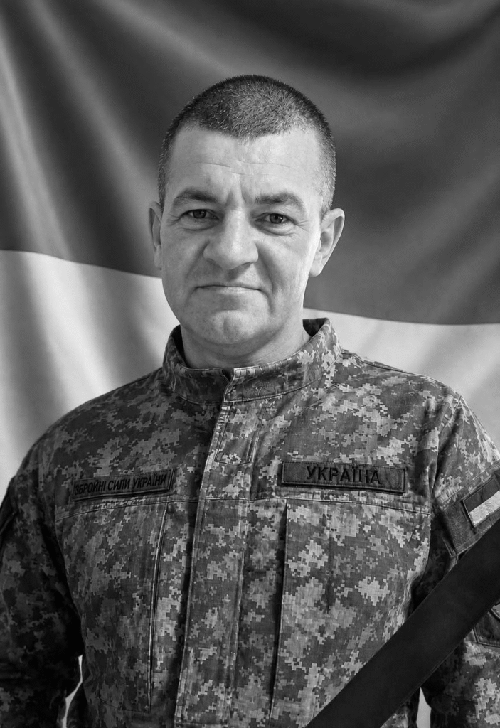 На Львівщині прощаються з трьома воїнами — що про них відомо (фото) - 1
