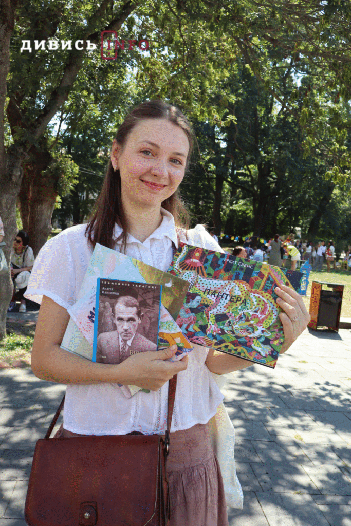 У Львові вчетверте відбувся книгообмін «Книжкова площа»: як це було (фоторепортаж) - 15