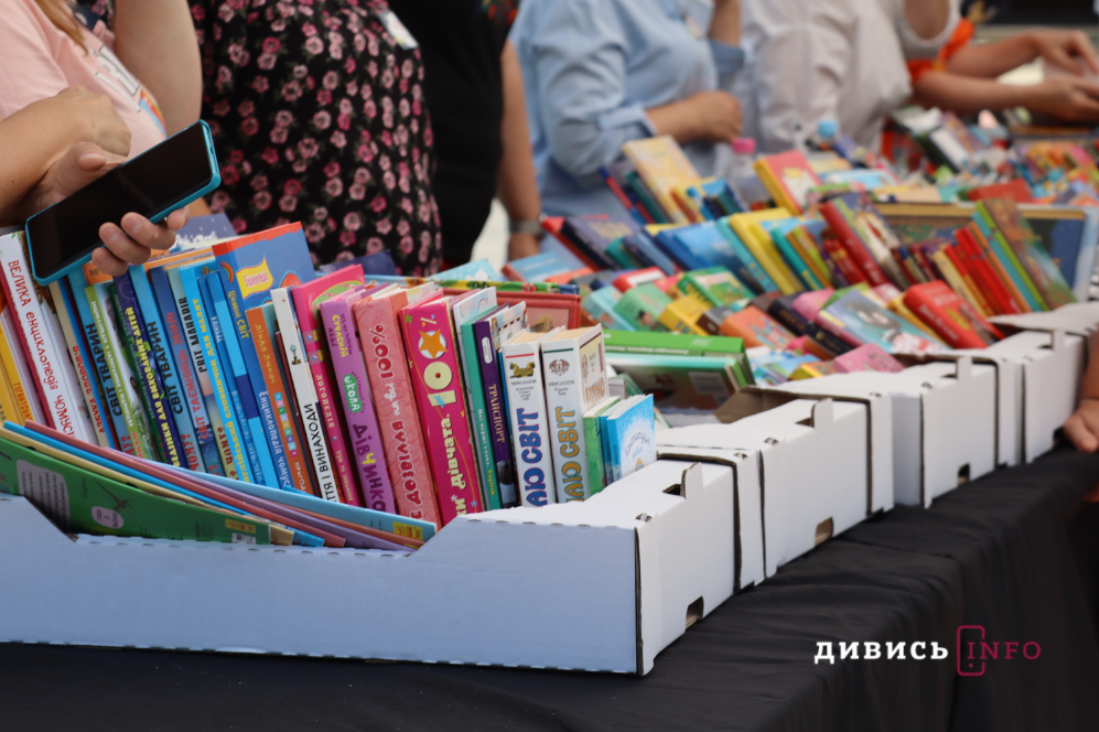 У Львові вчетверте відбувся книгообмін «Книжкова площа»: як це було (фоторепортаж) - 5