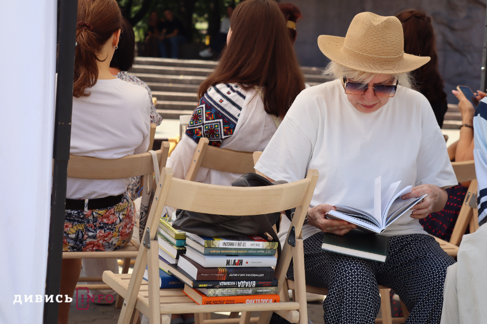 У Львові вчетверте відбувся книгообмін «Книжкова площа»: як це було (фоторепортаж) - 20