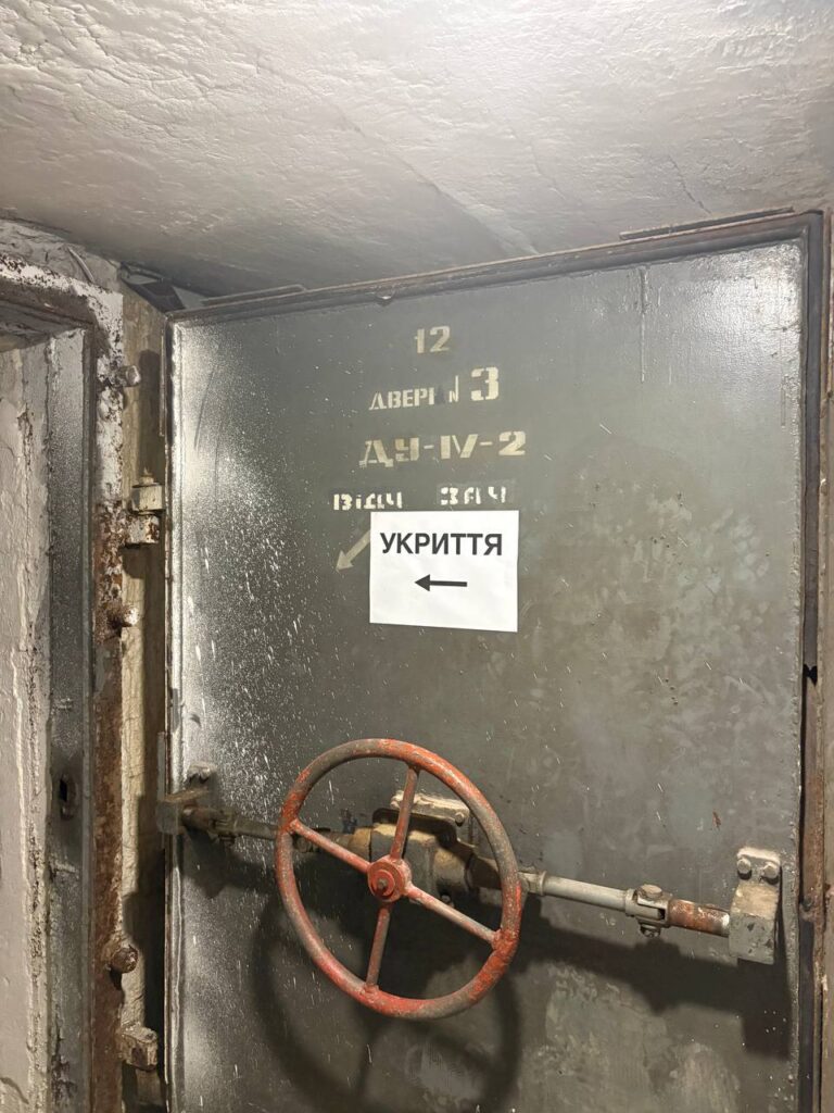 На території Львівського автобусного заводу показали доступні бомбосховища - 3