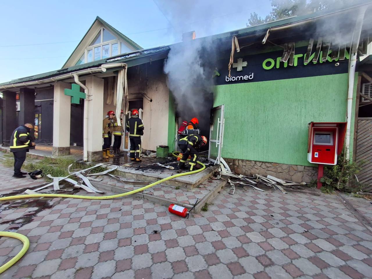 У Львові під час пожежі в аптеці загинула людина - 2