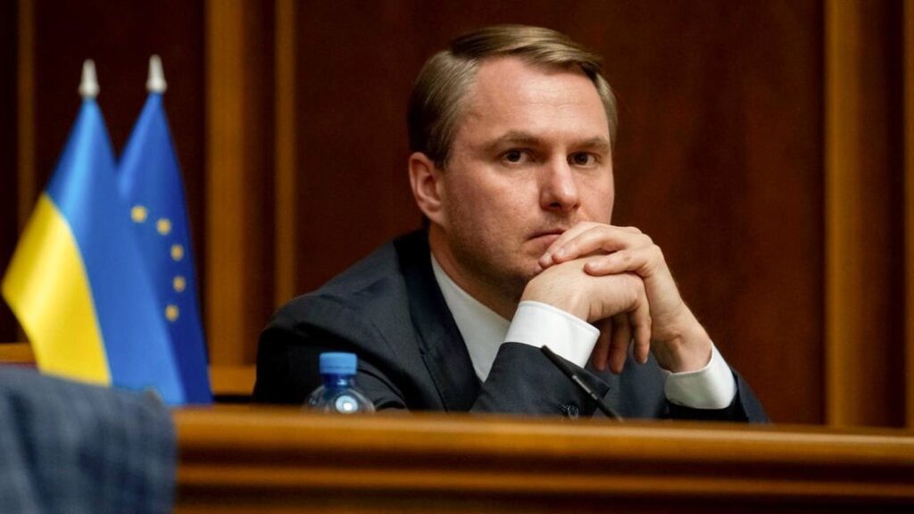 Відсторонення генпрокурора, ситуація з продуктами в магазинах, освітня реформа у Львові: головні новини дня - 3
