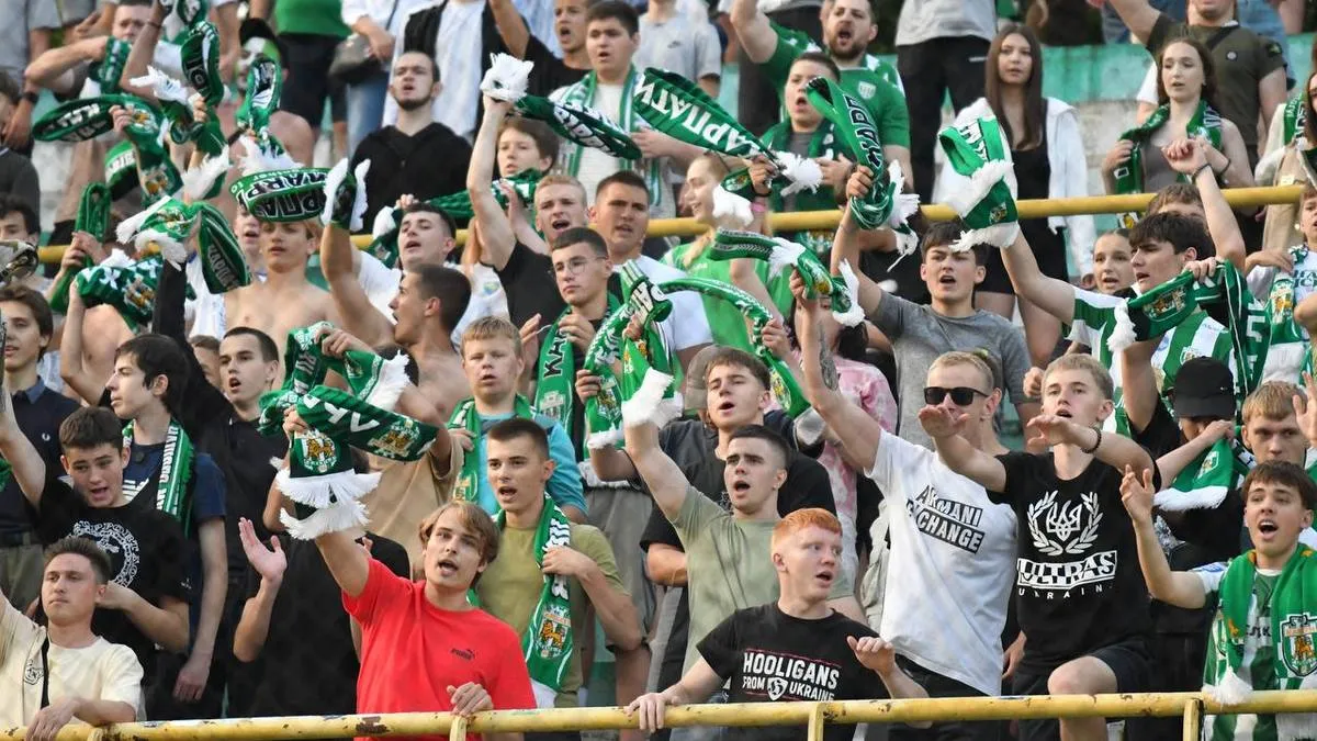 karpaty_fans1008