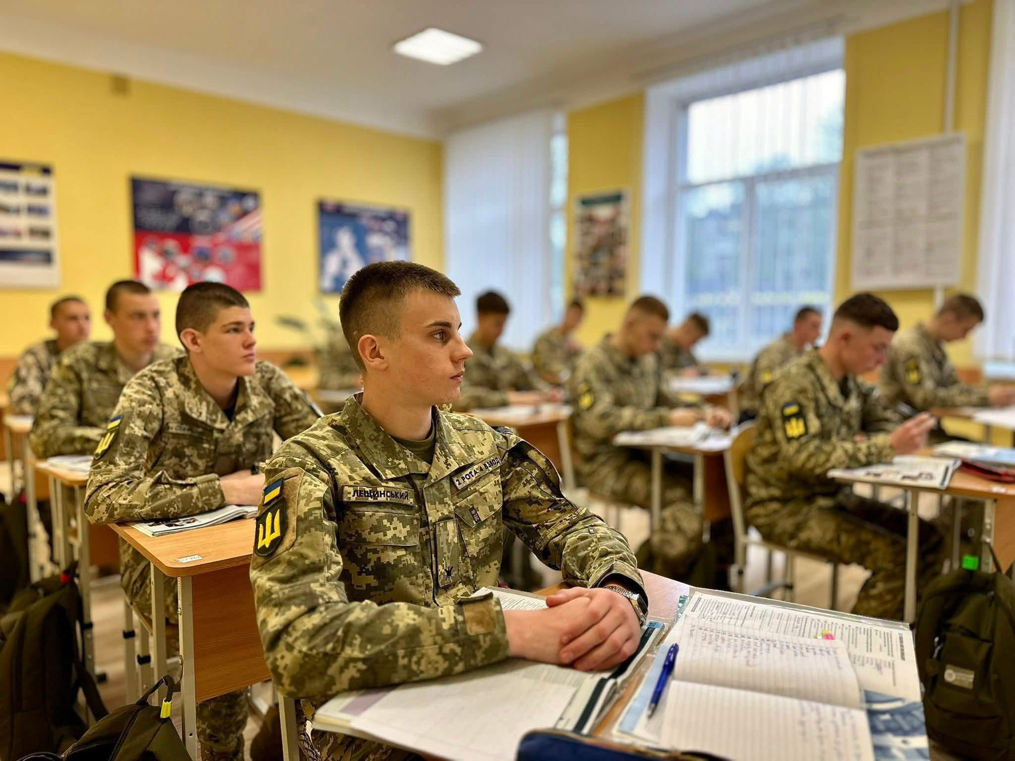 героїв крут