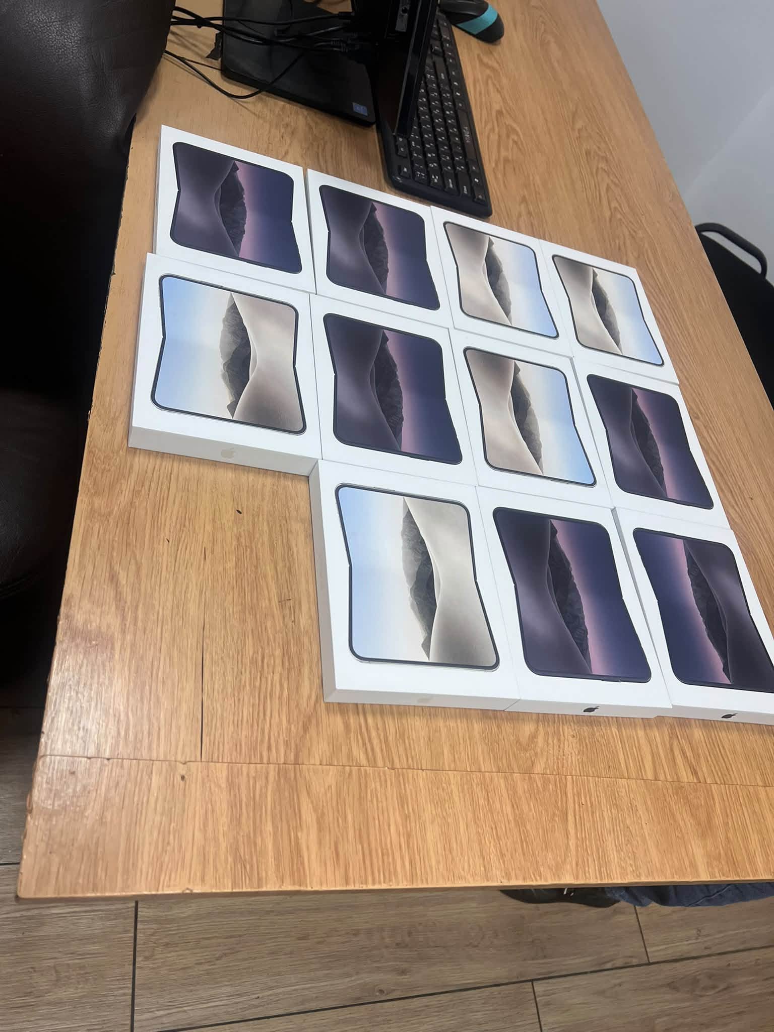 На Львівщині митники виявили 11 незадекларованих iPhone на 1,4 млн грн - 2
