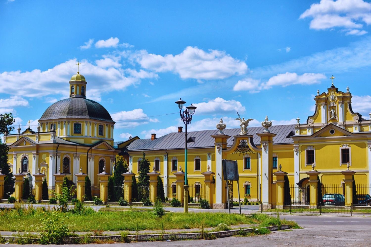 Свято-Юрський_монастир_(Шептицький)