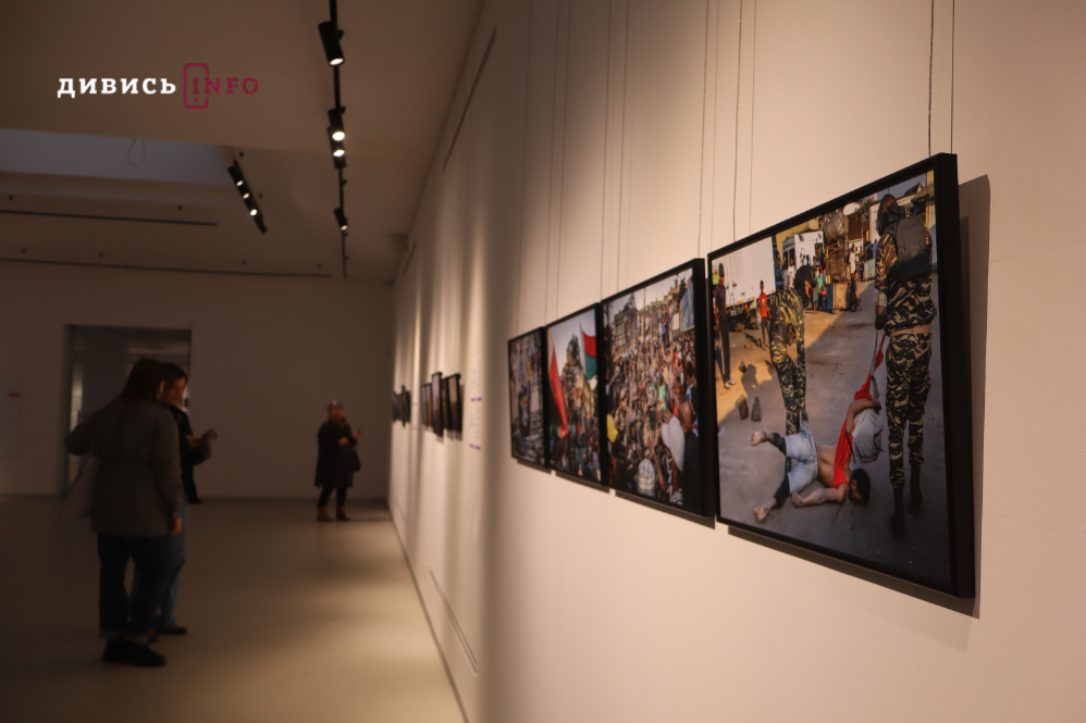 У Львові відкрили виставку документальних світлин переможців World Press Photo 2026 (фото) - 3