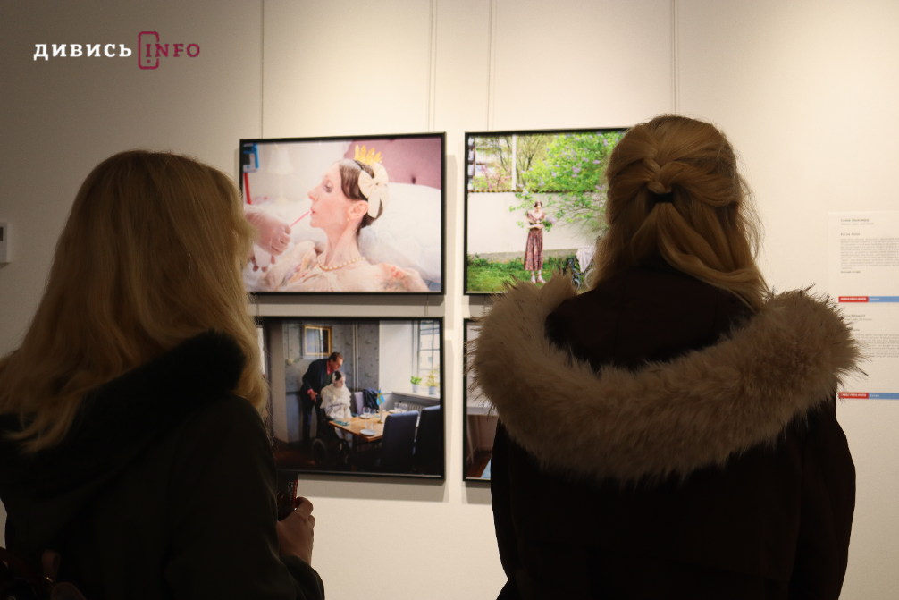 У Львові відкрили виставку документальних світлин переможців World Press Photo 2026 (фото) - 12
