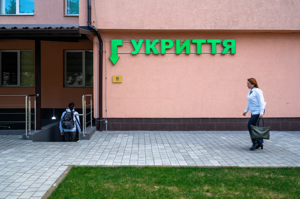Зміни в оповіщенні тривог, протест активістів у Львові, зарплати водіям і двірникам: головні новини дня - 3